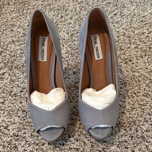 Steve Madden Elegant Gray Peep Toe Heels